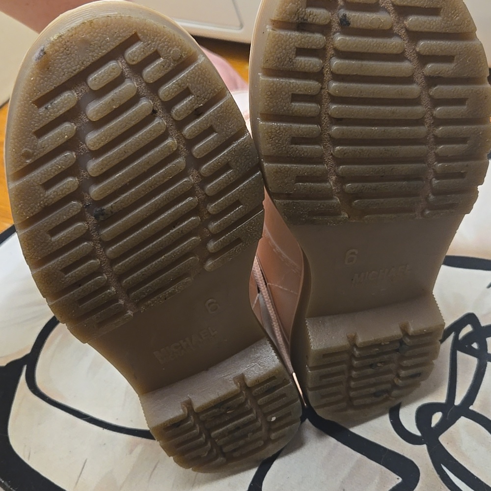 Michael Kors Blush Pink Tavie Rain Booties Women's Size 6 - Picture 8 of 8